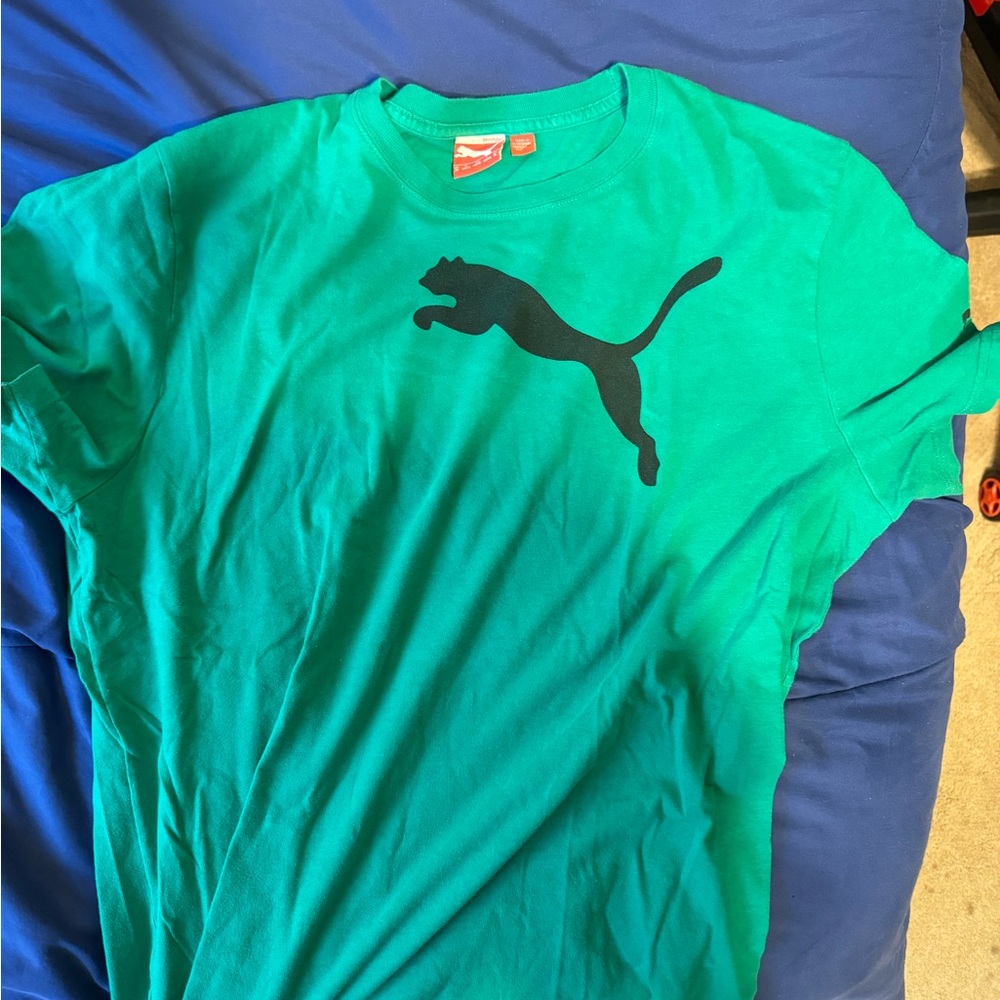 Puma men’s Green t shirt medium